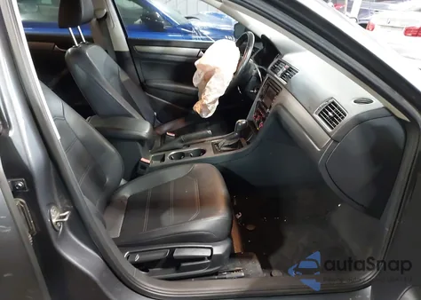 2015 Volkswagen Passat 2.0L Tdi Se из США, поврежденный, VIN 1VWBV7A36FC089461